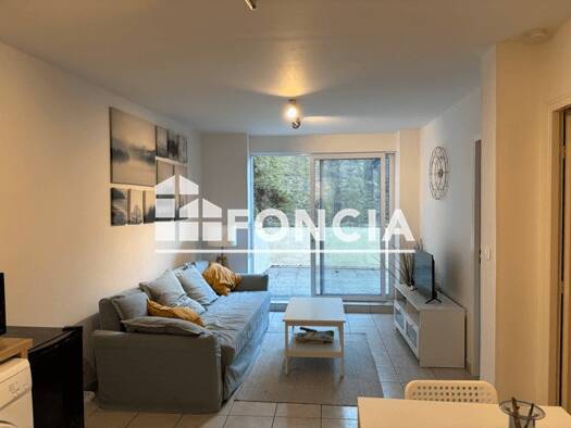 Appartement à louer 790 € 3 pièces 2 chambres 45,3 m² RDC Centre Ville Étampes 91150