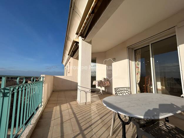 Appartement à vendre 199 000 € 3 pièces 2 chambres 86 m² Étage 4/4 Zone Périphérique Urbaine Carpentras 84200