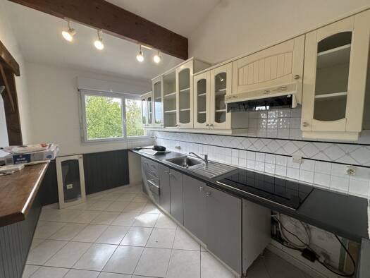 Appartement à vendre 231 000 € 2 pièces 1 chambre 46,5 m² Étage 2/2 Coudoux 13111