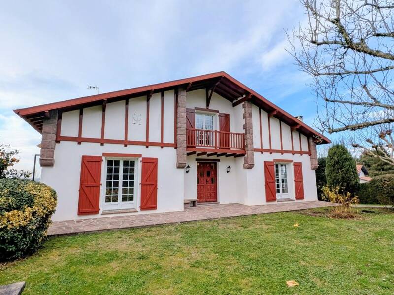 Maison à louer, 147m², SAINT PIERRE D'IRUBE