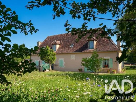 Maison à vendre 272 000 € 9 pièces 7 chambres 162 m² 2 245 m² de terrain Antigny 86310