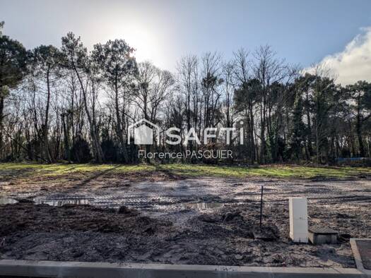 Terrain constructible viabilisé à vendre 223 000 € 555 m² de terrain Saint-Aubin-de-Médoc 33160