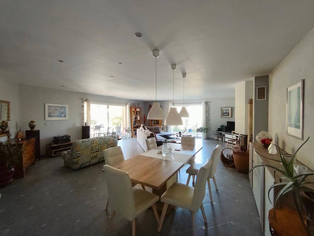 Maison à vendre, 132m², SAINT JEAN DE MARUEJOLS ET AVEJAN