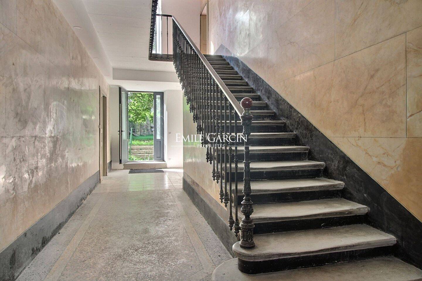 Maison à vendre, 500m², REMOULINS