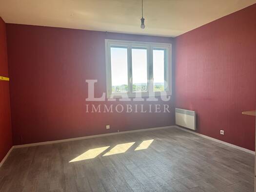 Appartement à vendre 40 000 € 1 pièce 25 m² Étage 4/4 Courteille-Bord de Sarthe Alençon 61000