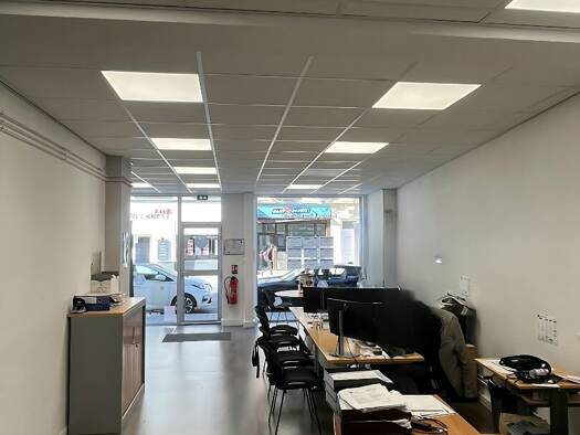 Local commercial à louer 1 990 € 96 m² de surface de vente Centre Ville Reims 51100