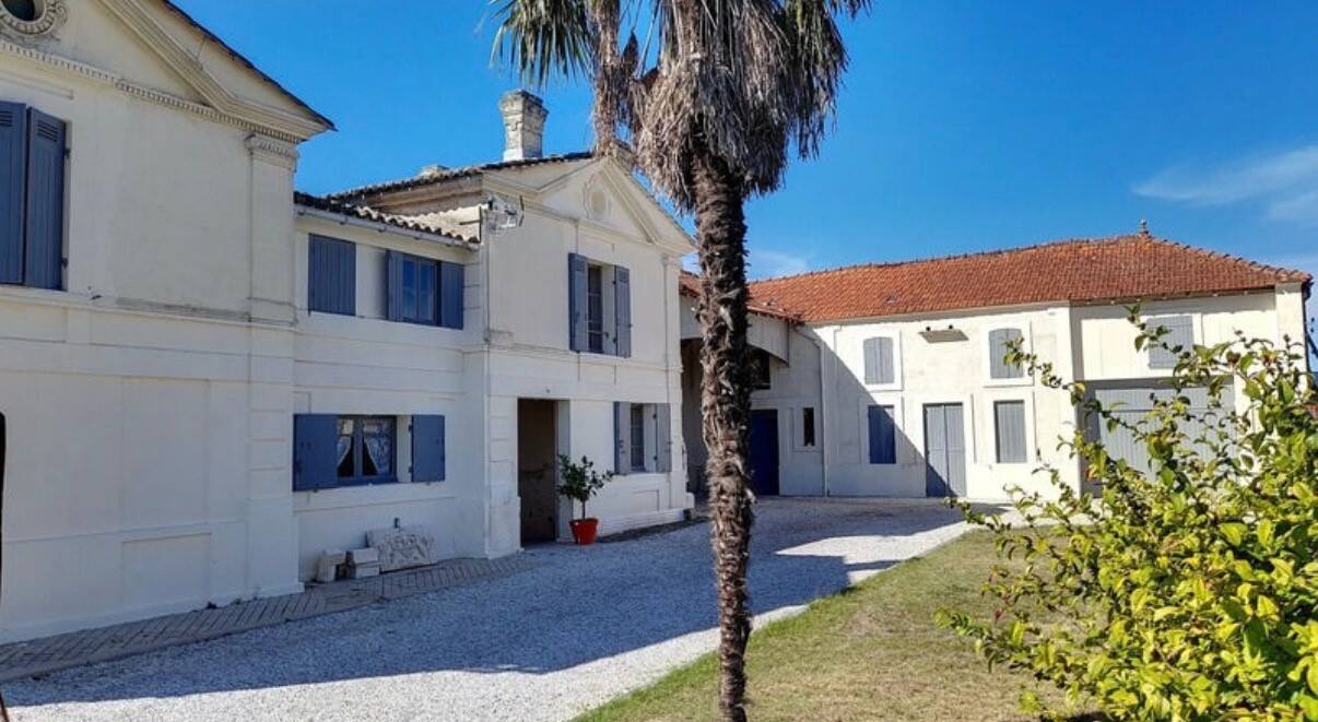 Maison à vendre, 320m², SAINT CHRISTOLY DE BLAYE