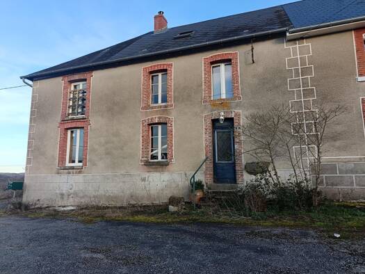 Maison à vendre 130 800 € 5 pièces 2 chambres 96 m² 4 193 m² de terrain Le Grand-Bourg 23240