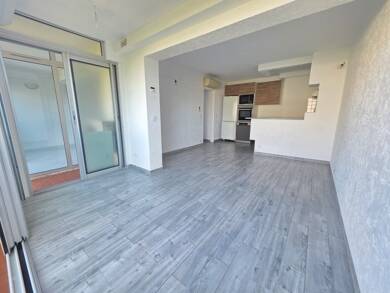 Appartement à louer 700 € 2 pièces 1 chambre 32 m² Étage 2/3 Cap Nègre-Cap Sicié Six Fours les Plages 83140