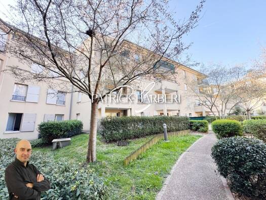 Appartement à vendre 174 900 € 2 pièces 1 chambre 42 m² 1er étage La Groue Osny 95520