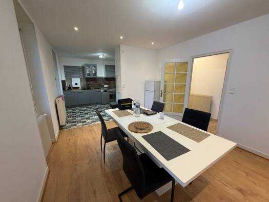 Appartement à vendre 100 000 € 4 pièces 3 chambres 90 m² RDC Parc la Verrerie-Le Guide Le Creusot 71200