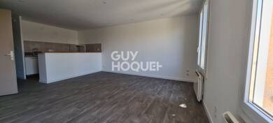 Appartement à louer 745 € 3 pièces 2 chambres 67 m² Étage 1/2 Caumont sur Durance 84510