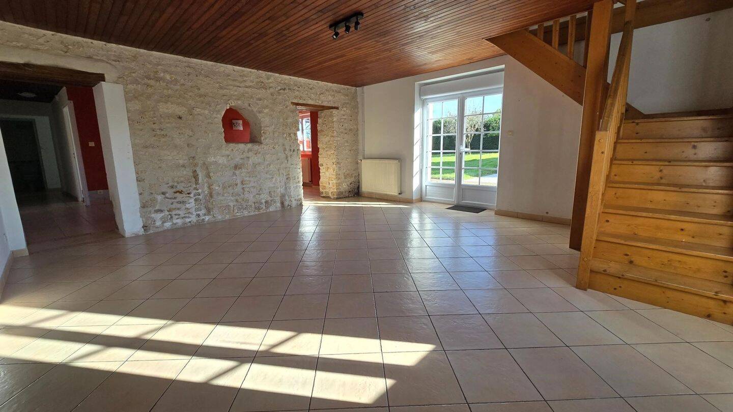 Maison à vendre, 144m², SAINTE GEMME LA PLAINE
