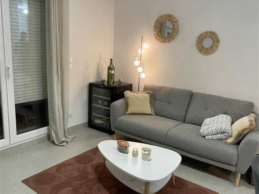 Appartement à louer 763 € 3 pièces 2 chambres 57 m² Étage 3/4 Centre Ancien Lucé 28110