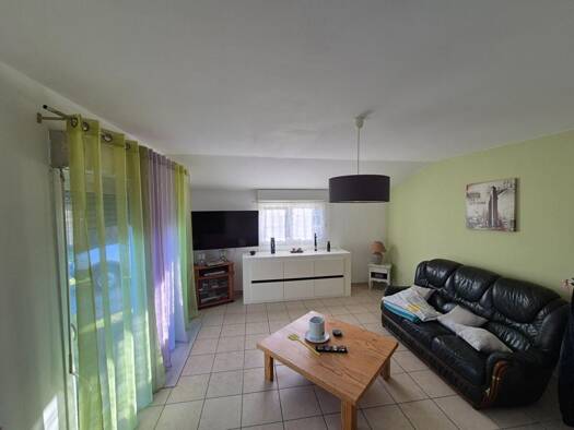 Appartement à vendre 149 435 € 2 pièces 1 chambre 67,5 m² RDC/1 Cléguer 56620