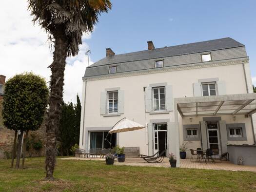Maison à vendre 780 000 € 10 pièces 6 chambres 315 m² 1 403 m² de terrain Nesmy 85310