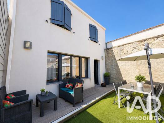 Maison de ville à vendre 540 000 € 6 pièces 5 chambres 168 m² 203 m² de terrain Angoulins 17690