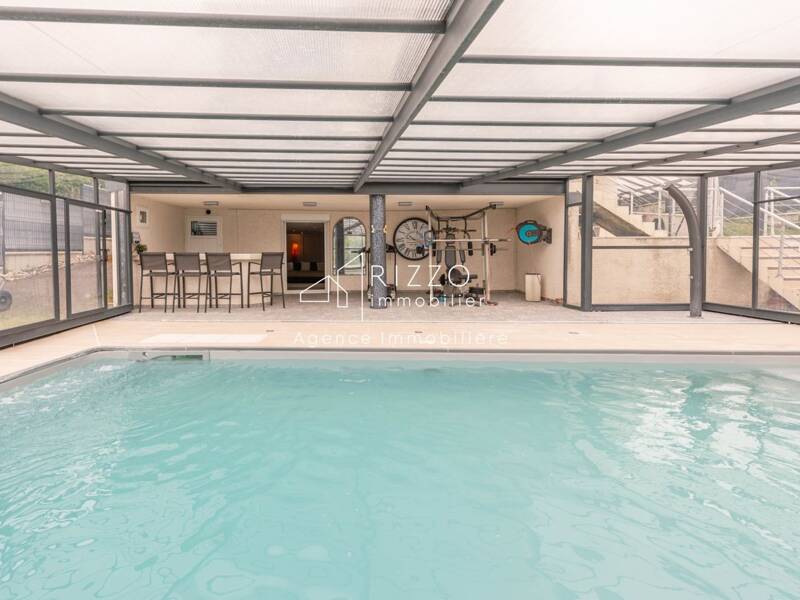 Maison à vendre, 242m², SAINT CERGUES