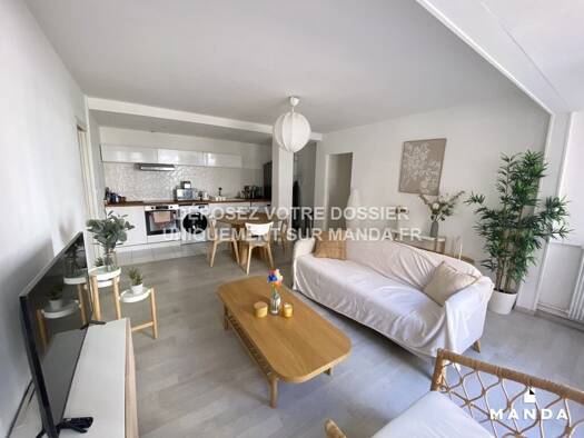 Studio à louer 495 € 5 pièces 4 chambres 15 m² 1er étage La Blancarde Marseille 4ème arrondissement 13004