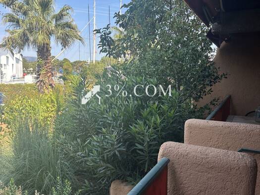 Appartement à vendre 278 100 € 2 pièces 1 chambre 43,01 m² RDC Est Cogolin 83310