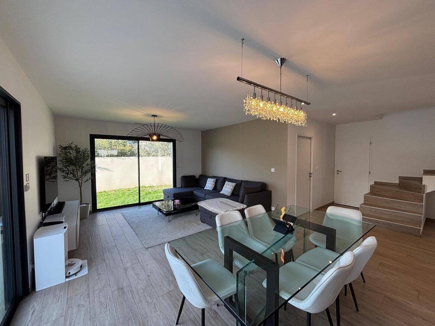 Maison à vendre, 130m², VIC LA GARDIOLE