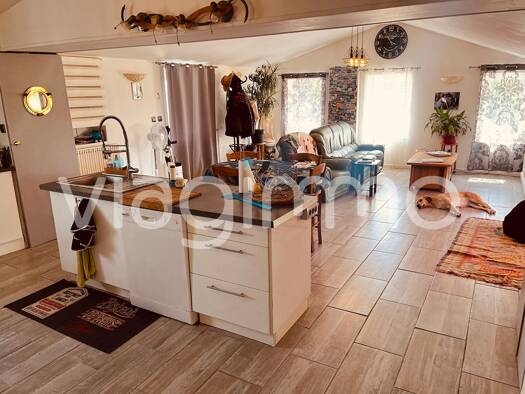 Maison en viager occupé Bouquet 107 000 € 5 pièces 3 chambres 105 m² 3 049 m² de terrain Vouillé-les-Marais 85450