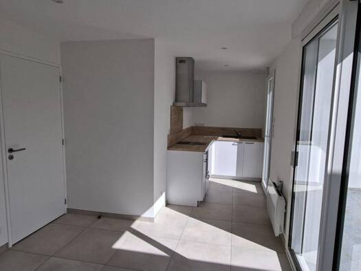Appartement à louer 650 € 2 pièces 1 chambre 28,3 m² RDC Gorges 44190