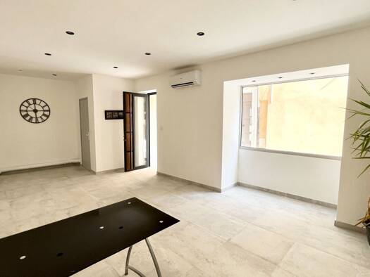 Local d'activités à louer 550 € 30 m² d'espace de stockage Centre Ville Carpentras 84200