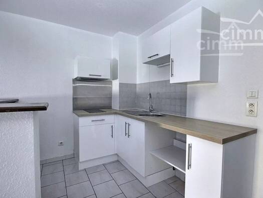 Appartement à louer 411 € 2 pièces 1 chambre 58 m² Étage 2/2 Centre Ville Le Teil 07400