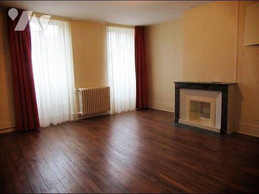 Appartement à louer 724 € 2 chambres 92 m² 1er étage Montargis 45200