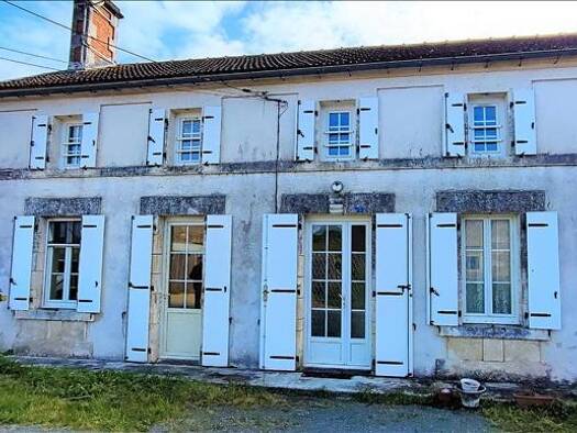 Maison à vendre 98 550 € 7 pièces 4 chambres 162 m² 915 m² de terrain Boscamnant 17360