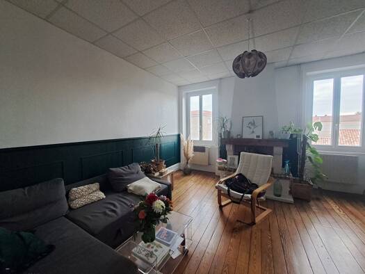 Appartement à vendre 187 500 € 3 pièces 2 chambres 75 m² 2ème étage Quartiers Est-Rhone Tournon-sur-Rhône 07300