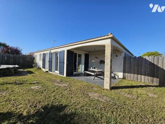 Maison de plain-pied à vendre 313 000 € 5 pièces 3 chambres 111 m² 584 m² de terrain L Aiguillon sur Mer 85460
