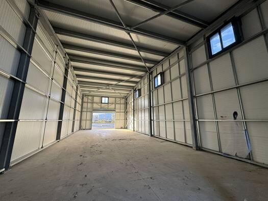 Entrepôt à louer 2 142 € 170 m² d'espace de stockage Est Biguglia 20620