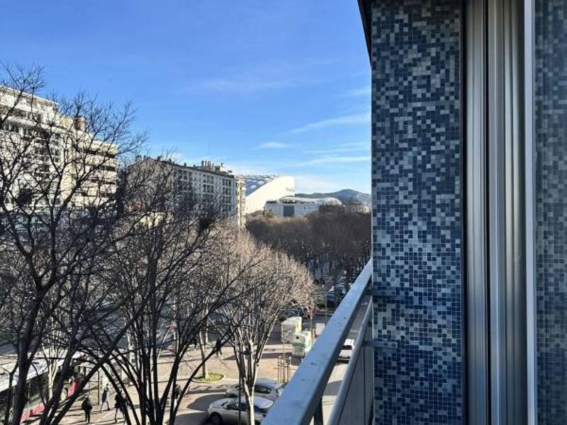 Maison à louer, 91m², MARSEILLE 8E