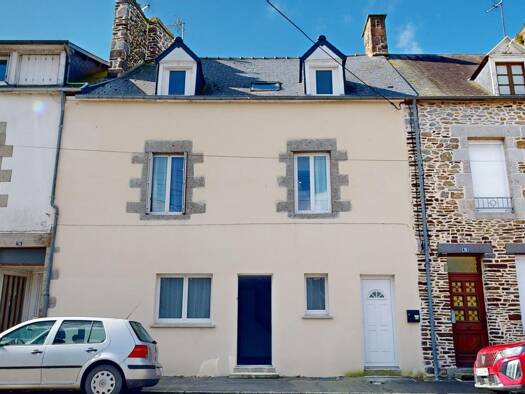 Maison de ville à vendre 167 000 € 5 pièces 3 chambres 106 m² 84 m² de terrain Saint James 50240