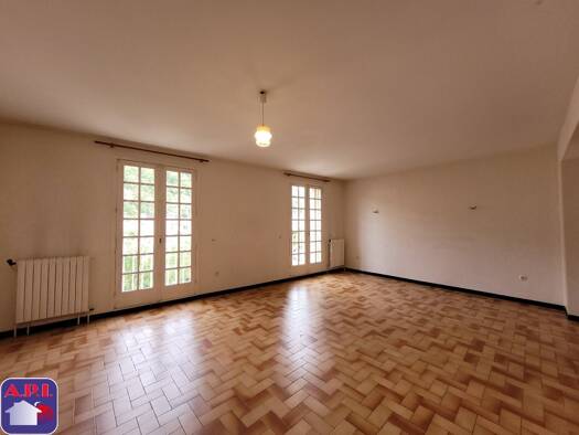 Appartement à louer 605 € 3 pièces 2 chambres 84 m² Étage 2/5 Centre Ancien Foix 09000
