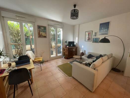 Appartement à louer 887 € 1 pièce 46 m² RDC Saint Louis Lyon 7ème arrondissement 69007