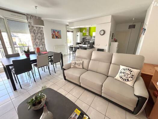 Appartement à vendre 220 000 € 3 pièces 2 chambres 71 m² Étage 2/4 Lucé 28110