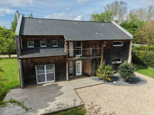 Maison à vendre 370 000 € 5 pièces 4 chambres 152 m² 1 516 m² de terrain Pont-Audemer 27500