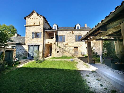 Maison à vendre 595 000 € 10 pièces 5 chambres 285 m² 4 900 m² de terrain La Rouquette 12200