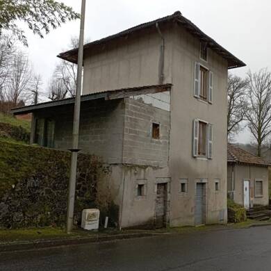 Maison à vendre 43 990 € 4 pièces 2 chambres 64 m² 1 183 m² de terrain Laroquebrou 15150