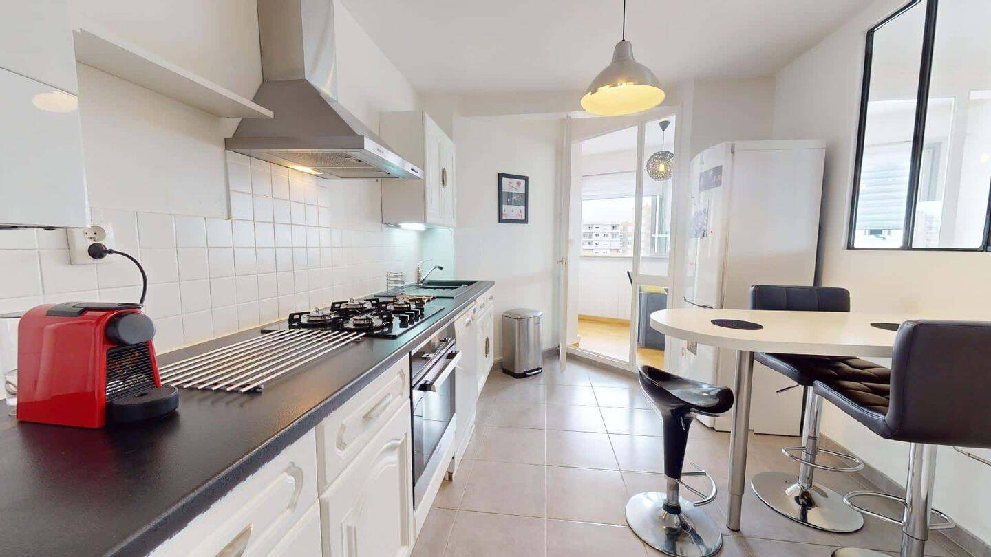 Room in Avenue Salvador Allende, Villeurbanne for 98 m² with 3 b — 8