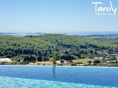 Villa à vendre 2 650 000 € 8 pièces 6 chambres 350 m² 6 227 m² de terrain Nord Sanary-sur-Mer 83110