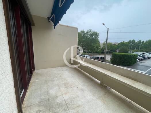 Appartement à louer 996 € 3 pièces 2 chambres 55,7 m² RDC/5 Hyères 83400