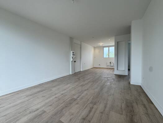 Appartement à vendre 159 000 € 3 pièces 2 chambres 50,32 m² Étage 3/4 Vénissieux 69200