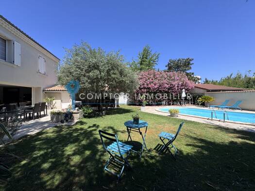 Maison à vendre 490 000 € 4 pièces 3 chambres 114 m² 391 m² de terrain Valence 26000