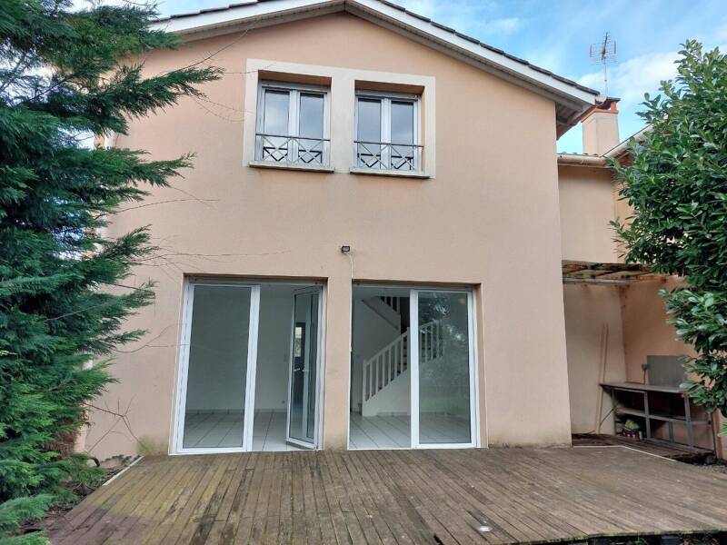 Maison à louer, 110m², CHARLY