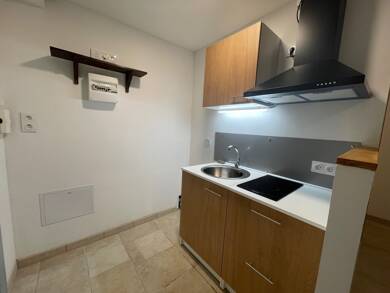 Appartement à louer 322 € 1 pièce 17,7 m² Étage 2/1 Bras 83149