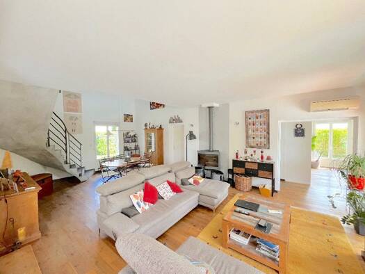 Maison à vendre 615 000 € 7 pièces 4 chambres 201 m² 1 008 m² de terrain Centre Olivet 45160